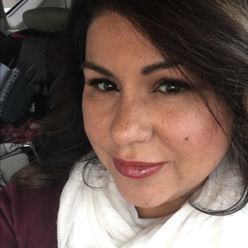 Meet your Posher, Araceli